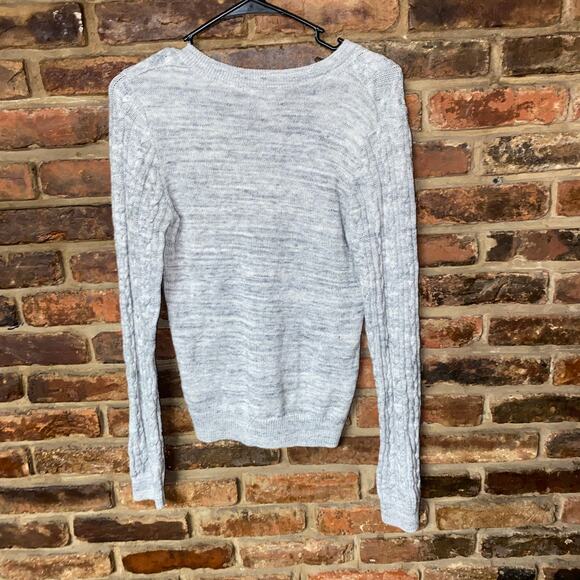 H&M Gray Cable Knit V-Neck Pullover Long Sleeve Sweater Women's Size XS - Picture 6 of 6